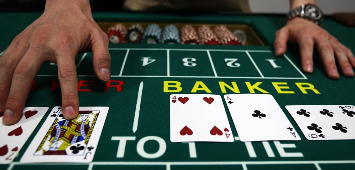 Правила и комбинации карточной игры баккара